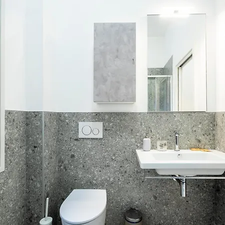 Centro - Moderno Per 4 Persone Apartment *