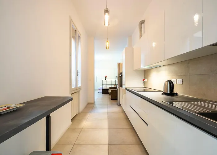 Centro - Moderno Per 4 Persone 볼로냐