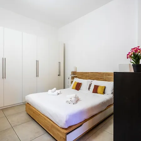 Lägenhet Centro - Moderno Per 4 Persone