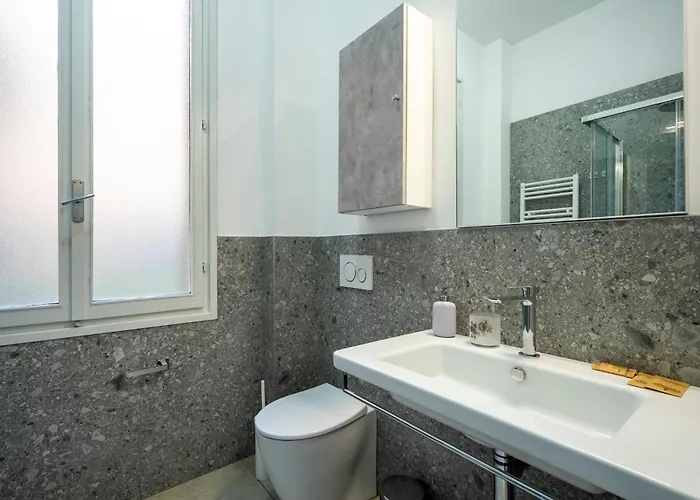 Centro - Moderno Per 4 Persone Διαμέρισμα *